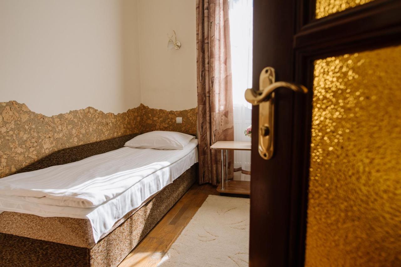 Villa Viktoriya Hotel Truskavets Exterior photo